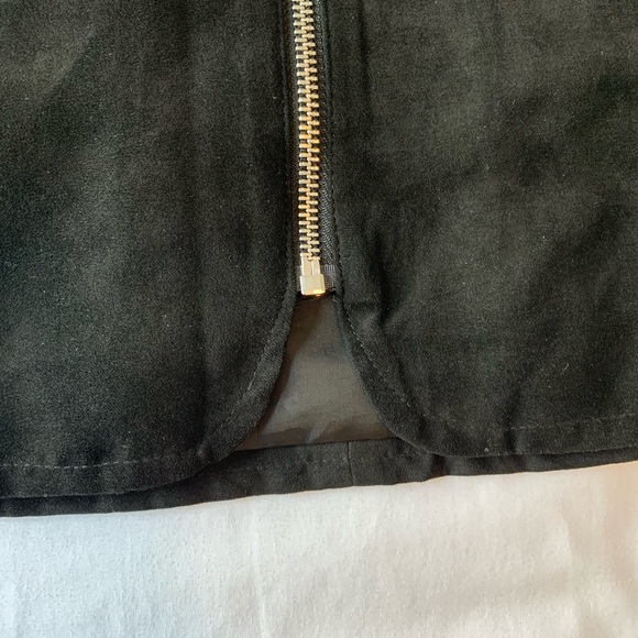 🤩 3 for $20 / Black Velvet H&M Zipper Skirt - Picture 5 of 6